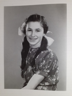 Onderduik en dan? Een zoektocht naar mijn moeder. - Theater na de Dam